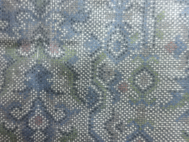 アンティーク　更紗模様織り出し本場大島紬着物(5マルキ)